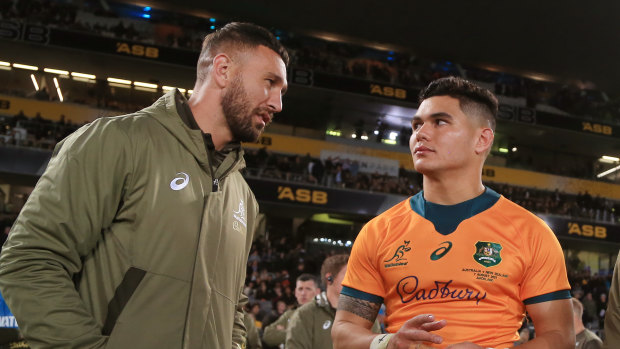Quade Cooper chats with Wallabies youngster Noah Lolesio. 