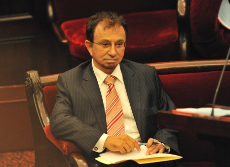 Theo Theophanous in the Victorian Parliament in 2010. 