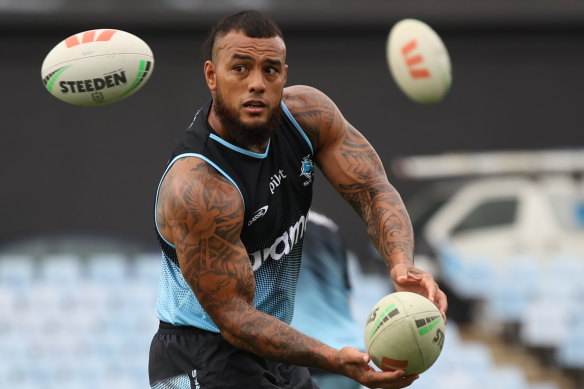 Addin Fonua-Blake trains with the Sharks.