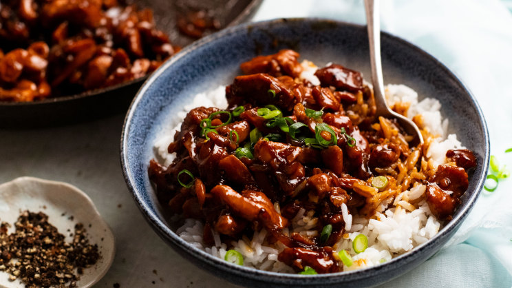 RecipeTin Eats’ sticky honey pepper chicken ticks all your quick midweek dinner boxes-image