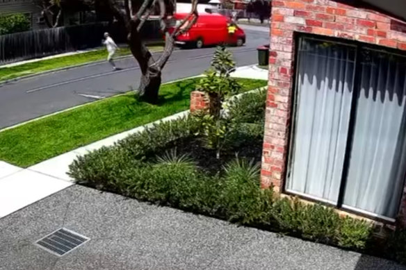 A thief steals an Australia Post van with council ballot papers on board, as the driver tries to stop him.