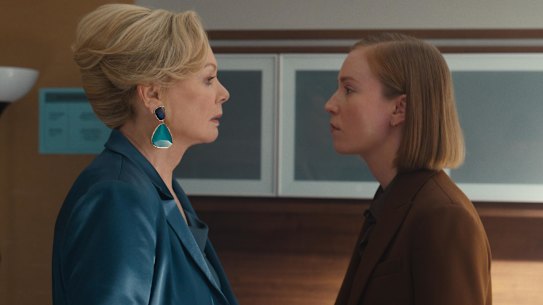 Jean Smart as Deborah Vance
and Hannah Einbinder as Ava Daniels face off in the fourth season of Hacks. 