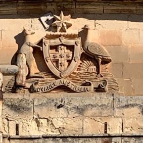 The Australian coat of arms atop Australia Hall in Malta.