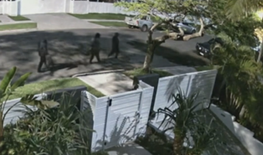 CCTV muestra el presunto robo de un Toyota en Brisbane.