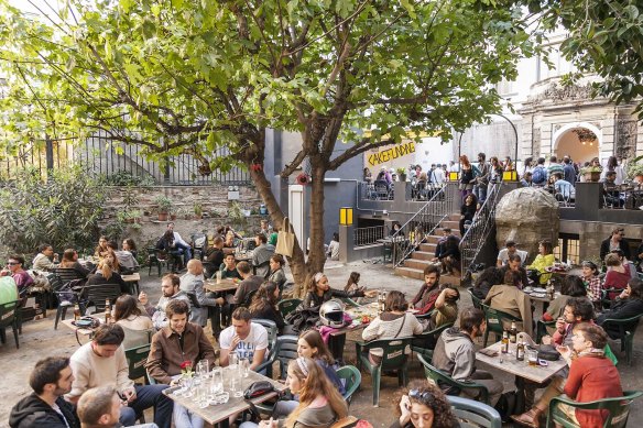 The relaxed beer garden of the Antic Teatre.