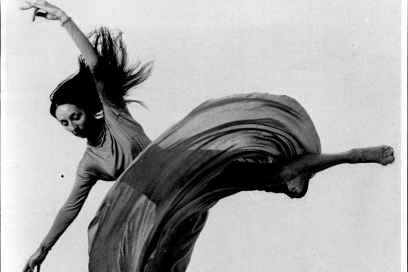 Coralie Hinkley, poet and dancer .... “To follow your own path you must have conviction, belief, tenacity and independence.” 