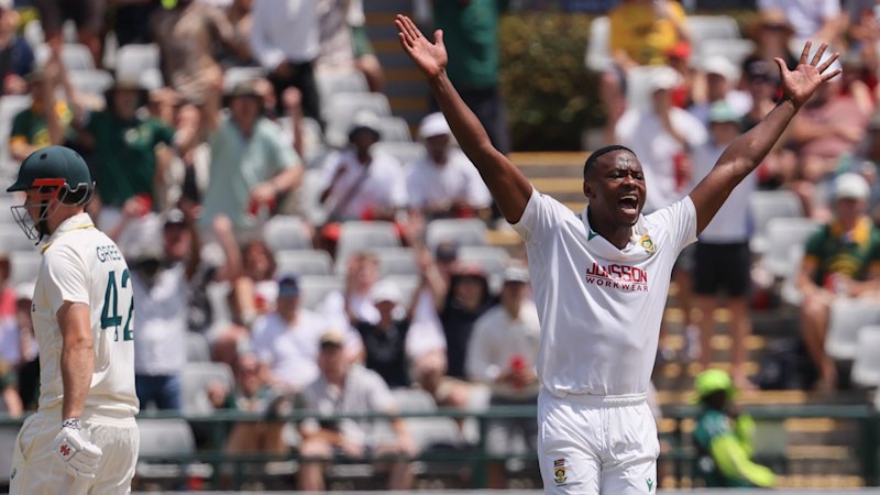Aussies stare down a humiliating defeat after another batting collapse in Cape Town