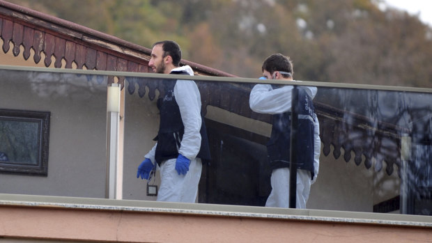 Turkish police search two adjoining villas for Jamal Khashoggi's remains.