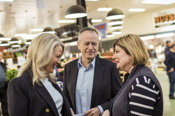 Natalie Suleyman (right) with then federal opposition leader Bill Shorten and wife Chloe in 2018.