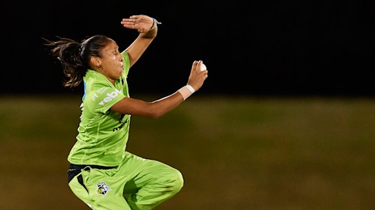 Like Thunder: Sydney's Shabnim Ismail bowls. 