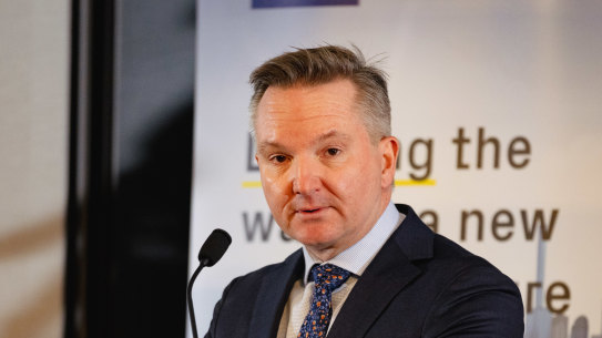 Energy Minister Chris Bowen believes Australia needs world-standard vehicle emissions standards.
