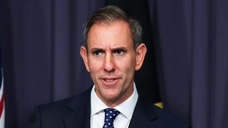 Chalmers stuck with hard sell of a slowing economy