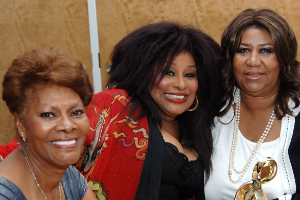 Chaka Khan (centre) with Dionne Warwick (left) and Aretha Franklin in 2008.