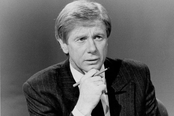 Kerry O’Brien presenting the ABC’s Lateline in 1991.