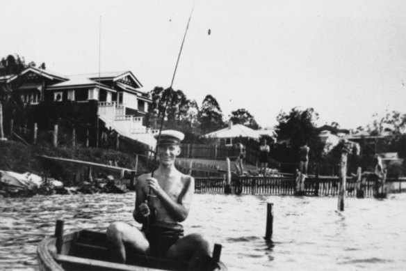 Fishing for dinner in the Brisbane River at Norman Park c. 1934.