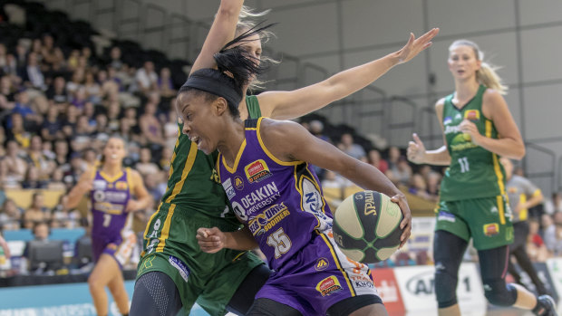 Leading the charge: Import Lindsay Allen starred for the Boomers in their win over Dandenong at the State Basketball Centre.