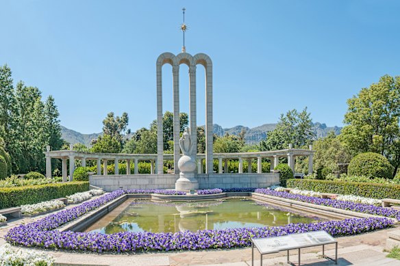 The Huguenot Monument commemorates the arrival of the French Huguenots in the 17th century. 