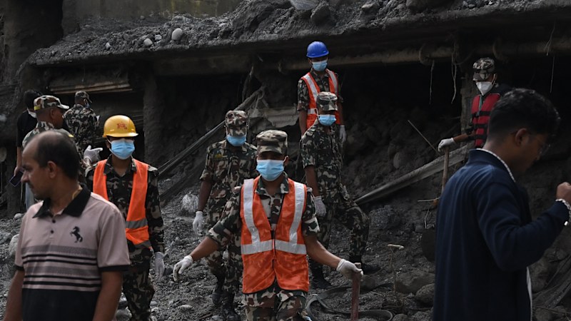 Death toll in Nepal passes 1000
