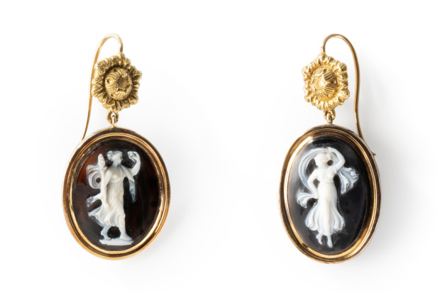 Elton hot sale antique jewellery