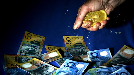 The 'money story' you learn from parents shapes your financial future