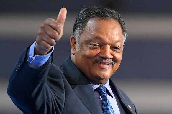 Jesse Jackson parla durante il terzo giorno della Convenzione Nazionale Democratica nel 2016