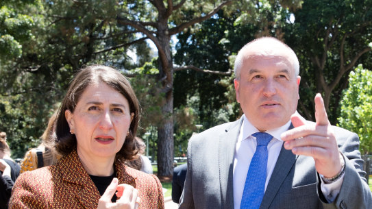 'Deeply sorry': David Elliott apologises over 'political point scoring' role in Luke Foley harassment scandal