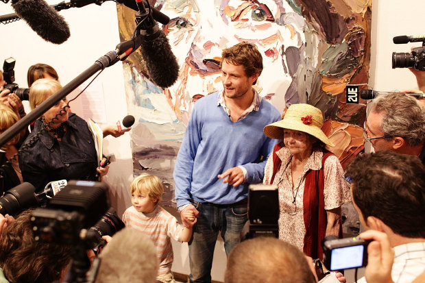 Ben Quilty poses with Margaret Olley after his portrait of her was announced the winner of the 2011 Archibald Prize.