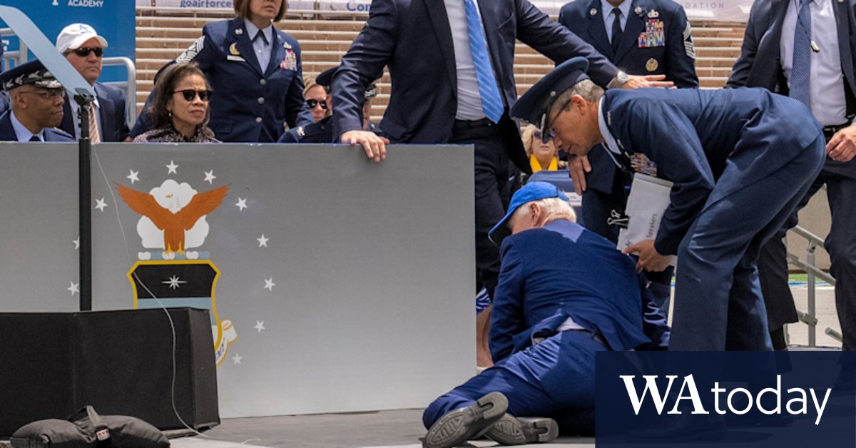 US Joe Biden falls over after speech to US Air Force Academy - Vimarsana News