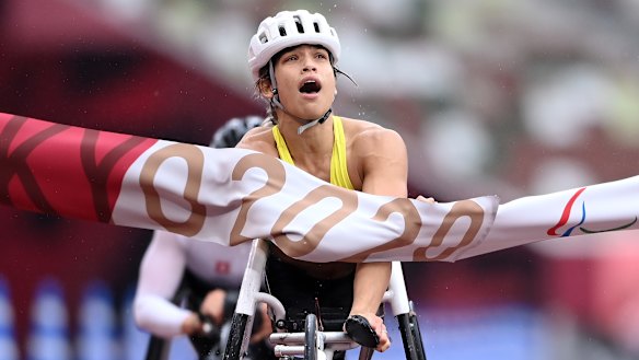 Madison de Rozario after winning gold in her marathon event. 