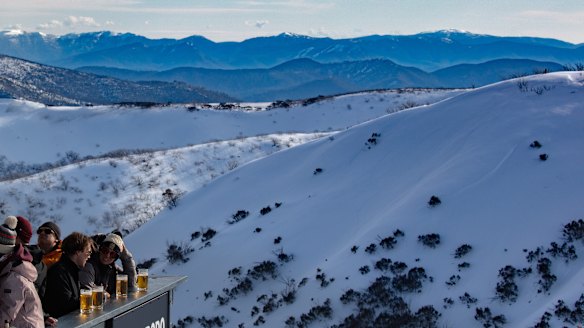 'Huge season': Victorian snowfields mark record year after heavy falls