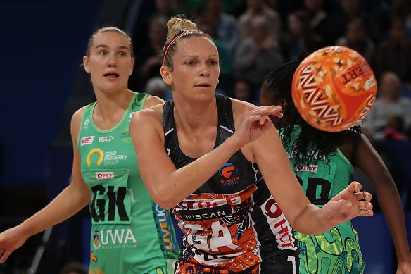 Giants captain Jo Harten in action during their narrow loss to West Coast Fever.