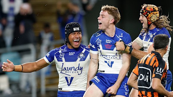 Lachlan Galvin scores on debut for the Bulldogs.