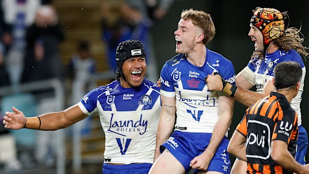 Lachlan Galvin scores on debut for the Bulldogs.