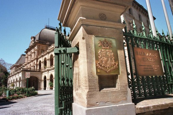 Government buildings and landmarks around Brisbane will mark the passing of Queen Elizabeth II amid a period of mourning.