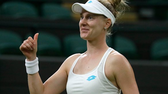 American Alison Riske will face Australia's Ashleigh Barty on Monday night.