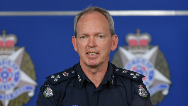 North West Metro Commander Tim Hansen said there have been upwards of 60 thefts from telco and electronics stores across suburban Melbourne in just two months.