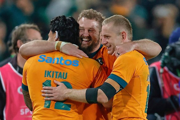 The Wallabies celebrate a remarkable victory at Ellis Park.