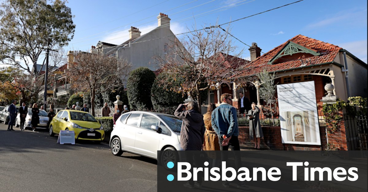 Sydney auctions: Siblings and downsizing mum spend $2.7 million on Glebe house - Vimarsana News