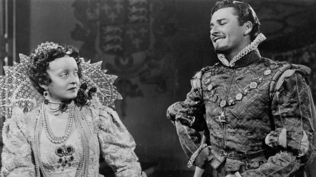 Bette Davis plays Queen Elizabeth I with Errol Flynn as the Earl of Essex in The Private Lives of Elizabeth And Essex.