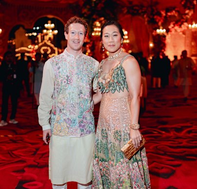 Mark Zuckerberg e Priscilla Chan na celebração pré-casamento de Anant Ambani em Jamnagar, em março.