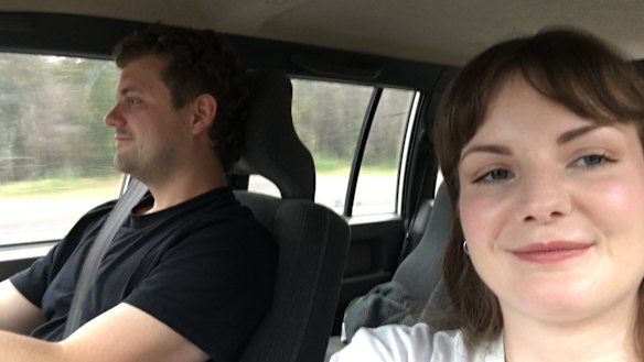 India and her partner are spending their NYE rushing back to Victoria to avoid the border closure. 