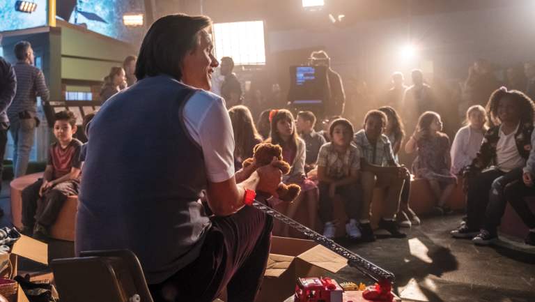 Jeff Pickles (Jim Carrey) is a children's entertainer on the verge of a nervous breakdown in <i>Kidding</i>.