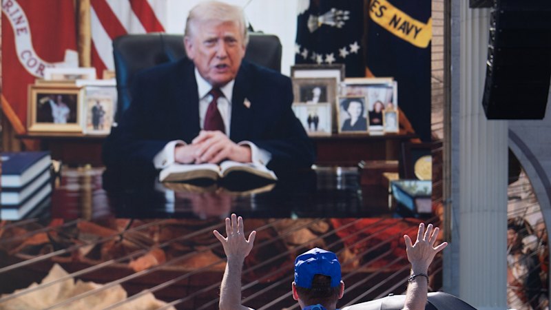 Trump-backed prayer rally delivers for true believers