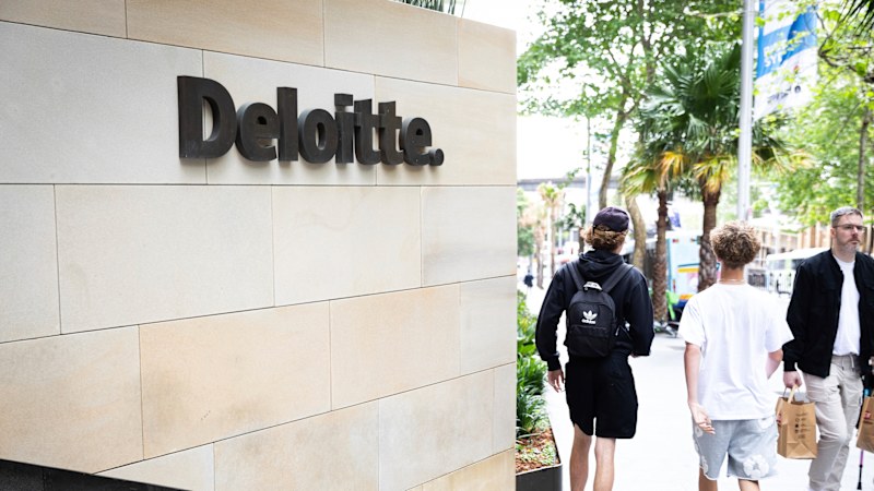 Deloitte faces calls to pay up for WA uni merger report errors