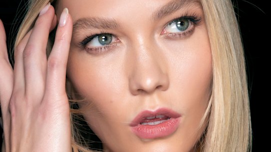 Model Karlie Kloss is another thin-lip crush, with her defined cupid’s bow and slightly larger lower lip.