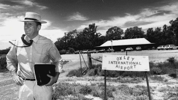 Tim Fischer, member for Farrer (Oxley was in his electorate), 1986. 