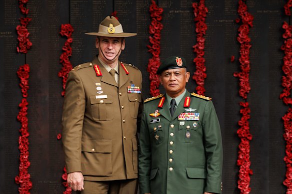Major General Andrew Freeman with Malaysian Army Major General Dato' Azhan bin Hj Md Othman in Canberra last year.