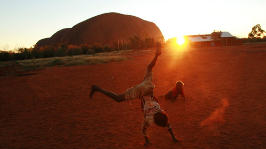 The commission says governments have not grasped the scale of the changes required to deliver on their commitment.