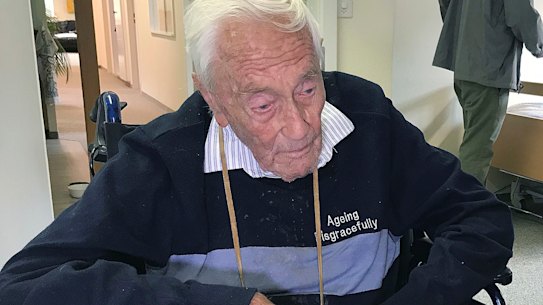 Australian scientist David Goodall dies after lethal injection