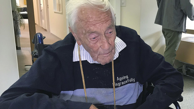 Australian scientist David Goodall dies after lethal injection